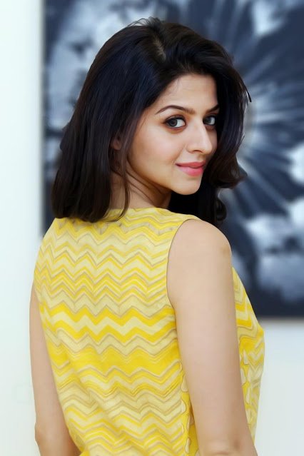 Malayalam Actress Vedhika Long Hair Smiling Face Close Up 228